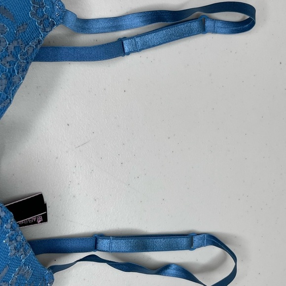 Victoria's Secret Very Sexy V Floral Foiled Lace Sz 32D Bra - Picture 8 of 16